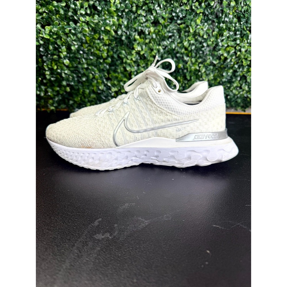 Nike React Infinity Run Flyknit DD3024-101 Womens 9 Running Shoes White Sneakers